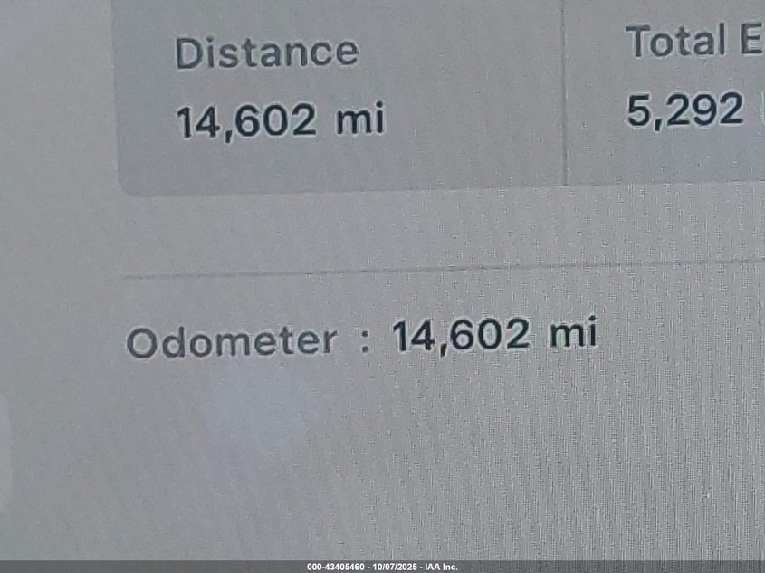 2022 Tesla Model X Plaid Tri Motor All-Wheel Drive VIN: 7SAXCBE68NF332875 Lot: 43405460