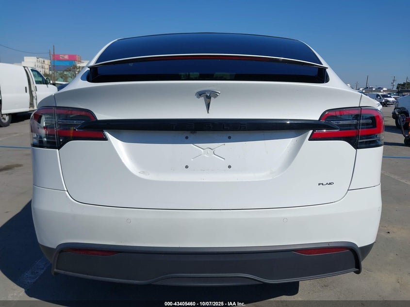 2022 Tesla Model X Plaid Tri Motor All-Wheel Drive VIN: 7SAXCBE68NF332875 Lot: 43405460
