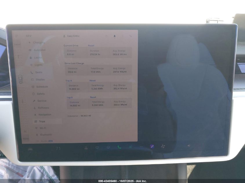 2022 Tesla Model X Plaid Tri Motor All-Wheel Drive VIN: 7SAXCBE68NF332875 Lot: 43405460