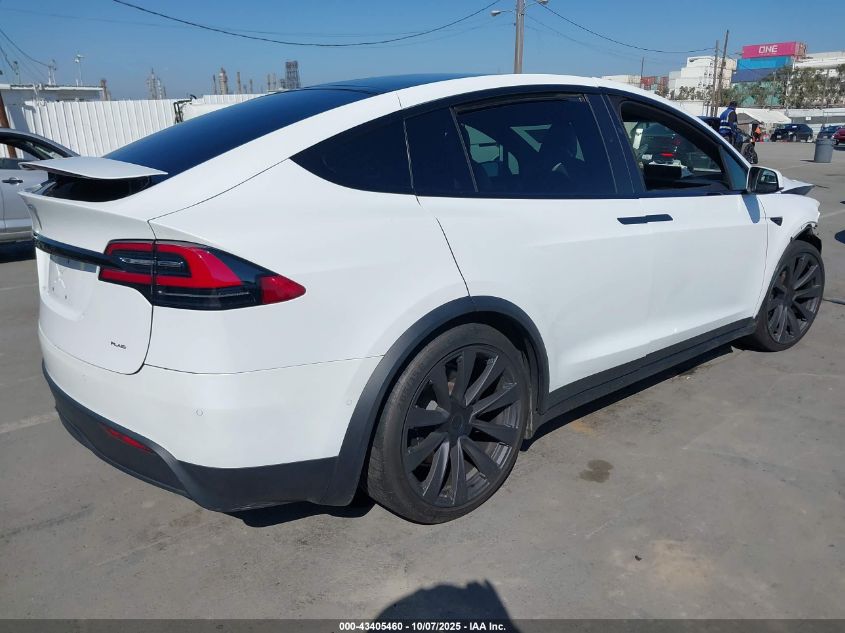 2022 Tesla Model X Plaid Tri Motor All-Wheel Drive VIN: 7SAXCBE68NF332875 Lot: 43405460