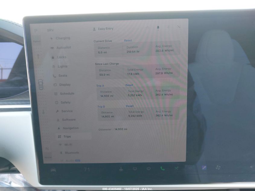 2022 Tesla Model X Plaid Tri Motor All-Wheel Drive VIN: 7SAXCBE68NF332875 Lot: 43405460