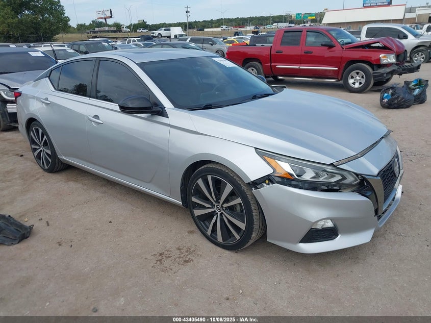 NISSAN ALTIMA SR FWD