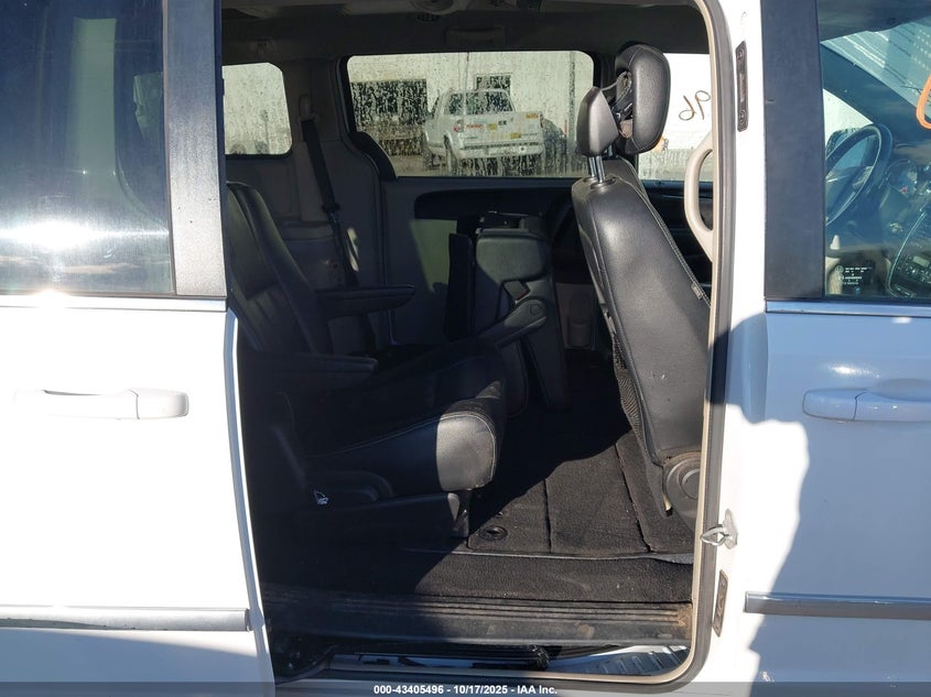 2015 Chrysler Town & Country Touring VIN: 2C4RC1BG4FR594766 Lot: 43405496