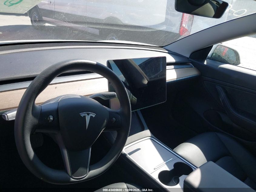 2021 Tesla Model 3 Long Range Dual Motor All-Wheel Drive VIN: 5YJ3E1EB2MF872377 Lot: 43405608