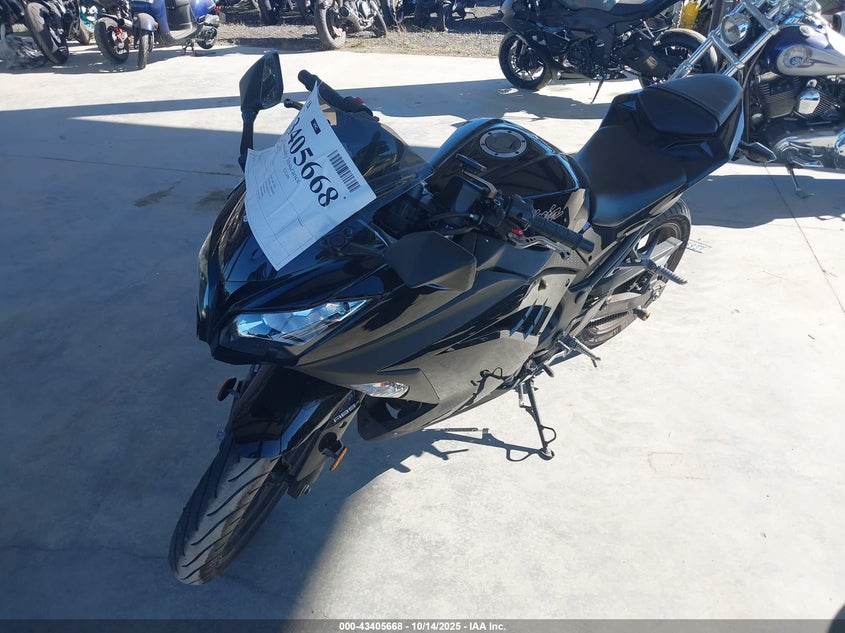 JKAEX8B14EA002092 2014 KAWASAKI NINJA photo no. 2