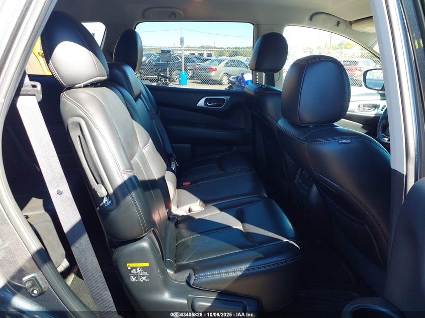 2017 NISSAN PATHFINDER SL 5N1DR2MM6HC629302