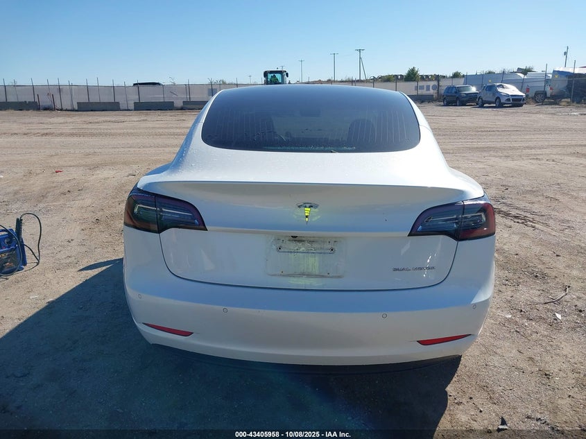 2018 Tesla Model 3 Long Range/Performance VIN: 5YJ3E1EB5JF067193 Lot: 43405958