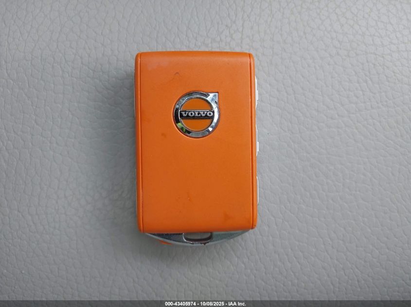 2023 Volvo Xc60 B5 Plus Bright Theme VIN: YV4L12RN1P1385669 Lot: 43405974