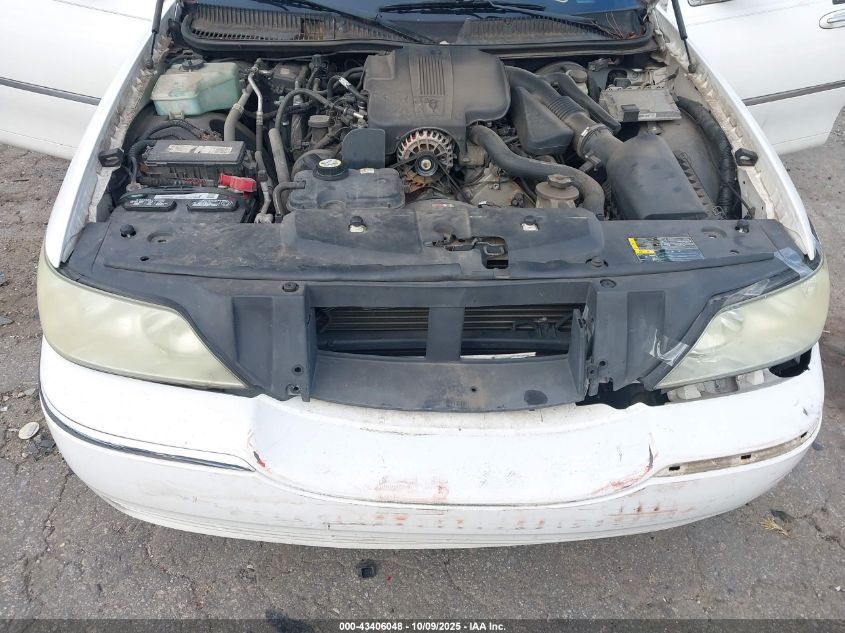 2005 Lincoln Town Car Signature Limited VIN: 1LNHM82W55Y643908 Lot: 43406048