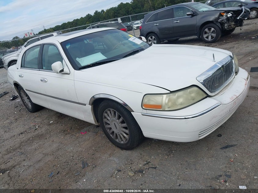 1LNHM82W55Y643908 2005 LINCOLN TOWN CAR photo no. 11
