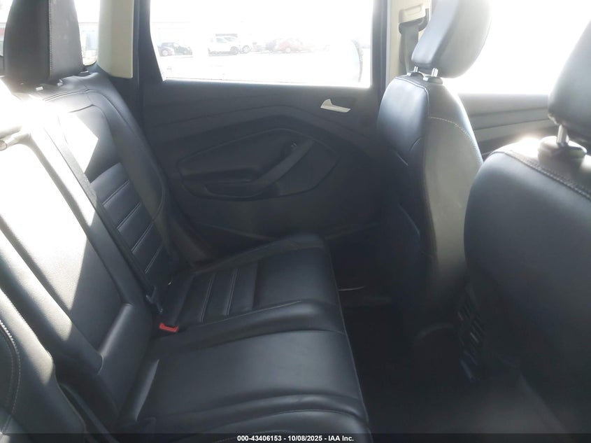 1FMCU9J96JUC41165 2018 Ford Escape 2.0 Titanium Silver