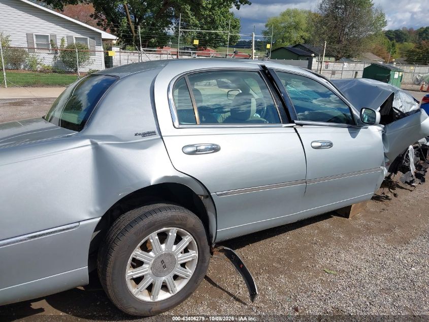 2006 Lincoln Town Car Signature Limited VIN: 1LNHM82V06Y647745 Lot: 43406279