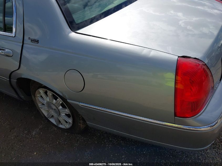 2006 Lincoln Town Car Signature Limited VIN: 1LNHM82V06Y647745 Lot: 43406279