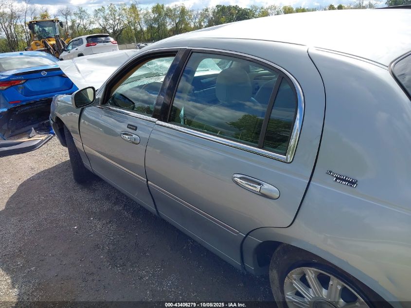 2006 Lincoln Town Car Signature Limited VIN: 1LNHM82V06Y647745 Lot: 43406279