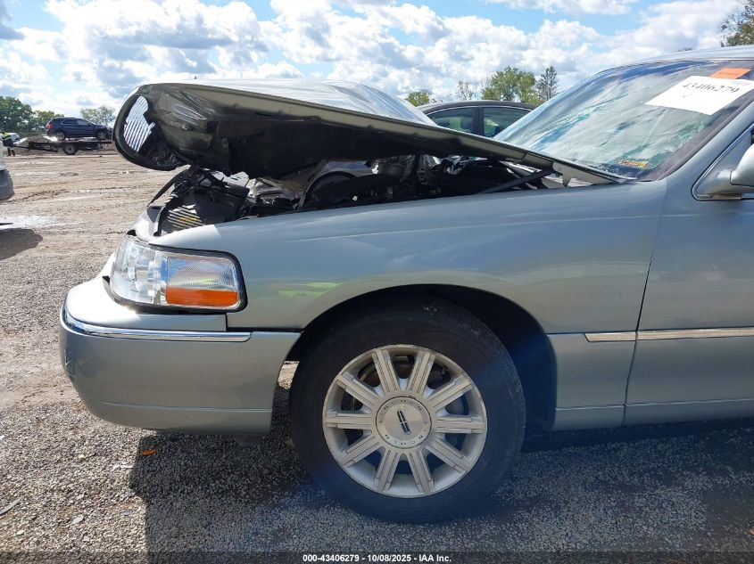 2006 Lincoln Town Car Signature Limited VIN: 1LNHM82V06Y647745 Lot: 43406279