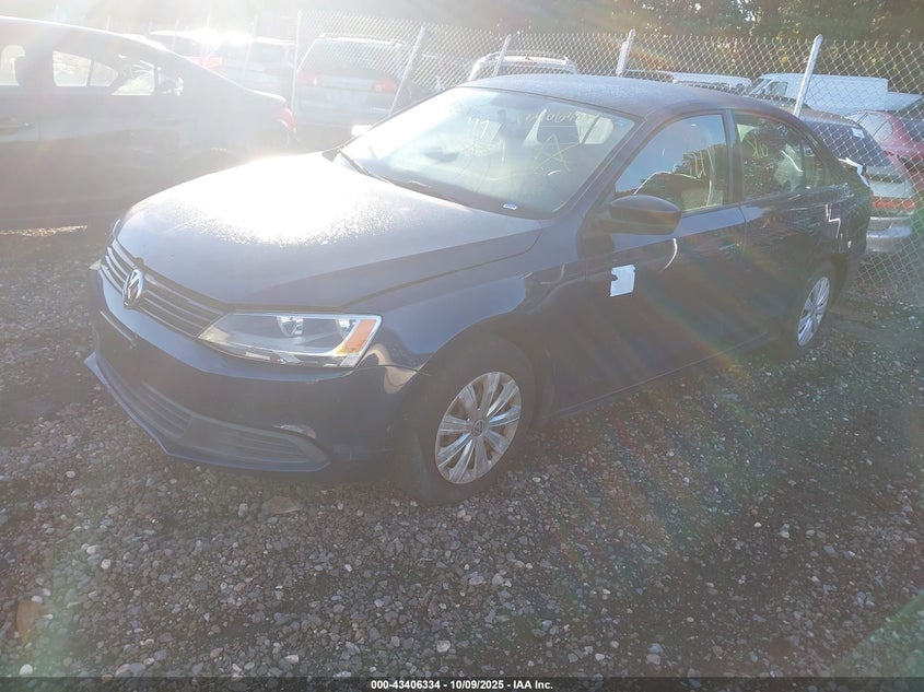 3VW2K7AJ2EM235598 2014 VOLKSWAGEN JETTA photo no. 2