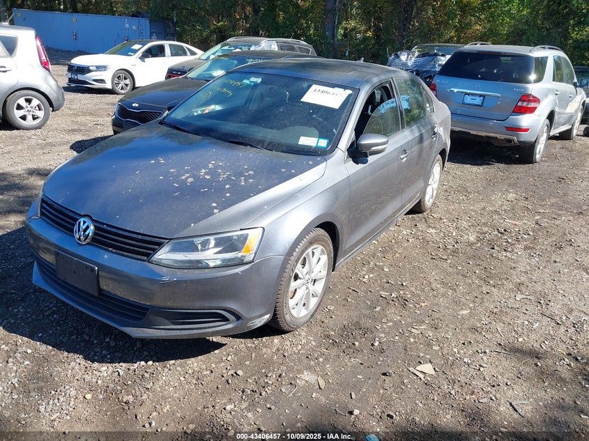 3VWDZ7AJ5BM344346 2011 VOLKSWAGEN JETTA photo no. 2