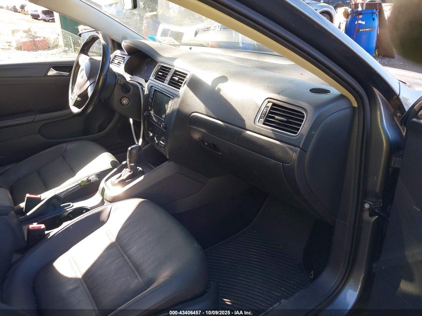 3VWDZ7AJ5BM344346 2011 VOLKSWAGEN JETTA photo no. 5