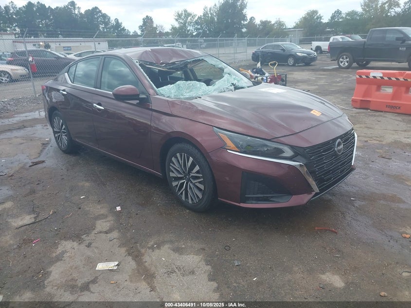 NISSAN ALTIMA SV FWD