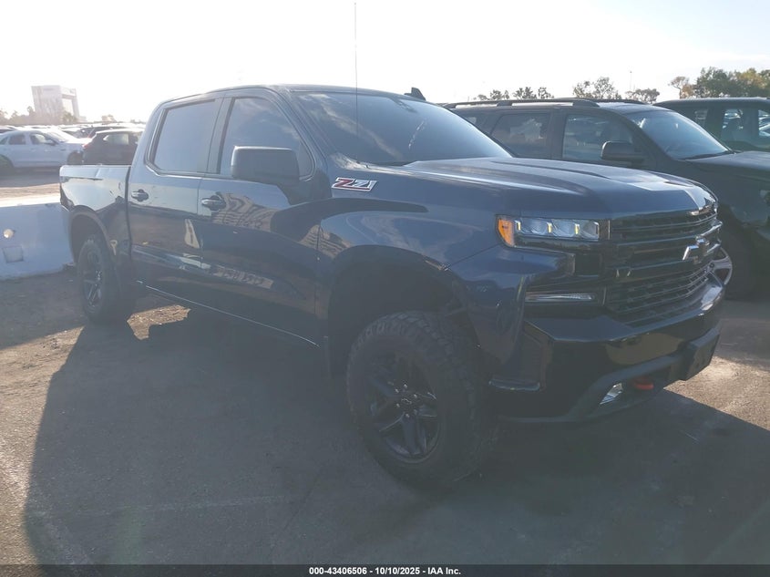 CHEVROLET SILVERADO 1500 4WD SHORT BED LT TRAIL BOSS