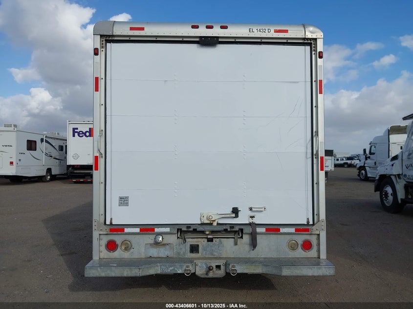 2010 Ford E-450 Cutaway VIN: 1FDXE4FS5ADA17169 Lot: 43406601