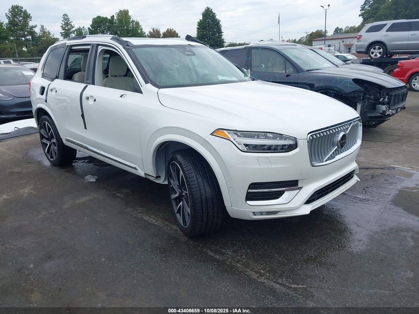 VOLVO XC90 B6 PLUS BRIGHT THEME 7-SEATER