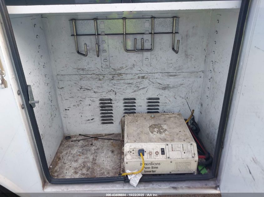 2009 Ford F-450 Chassis Xl/Xlt VIN: 1FDAF46Y09EB26555 Lot: 43406684