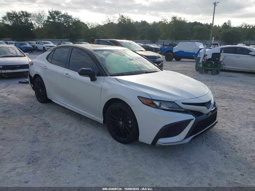 TOYOTA CAMRY XSE