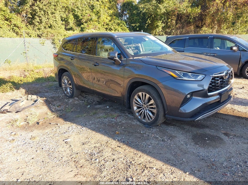 TOYOTA HIGHLANDER PLATINUM