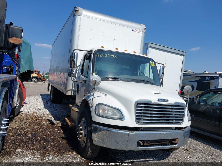 FREIGHTLINER M2 106 2017. Lot# 43406811. VIN 1FVACWFB8HHJF7652. Photo 1