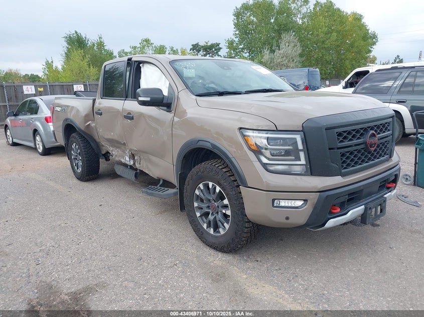 NISSAN TITAN PRO-4X 4X4