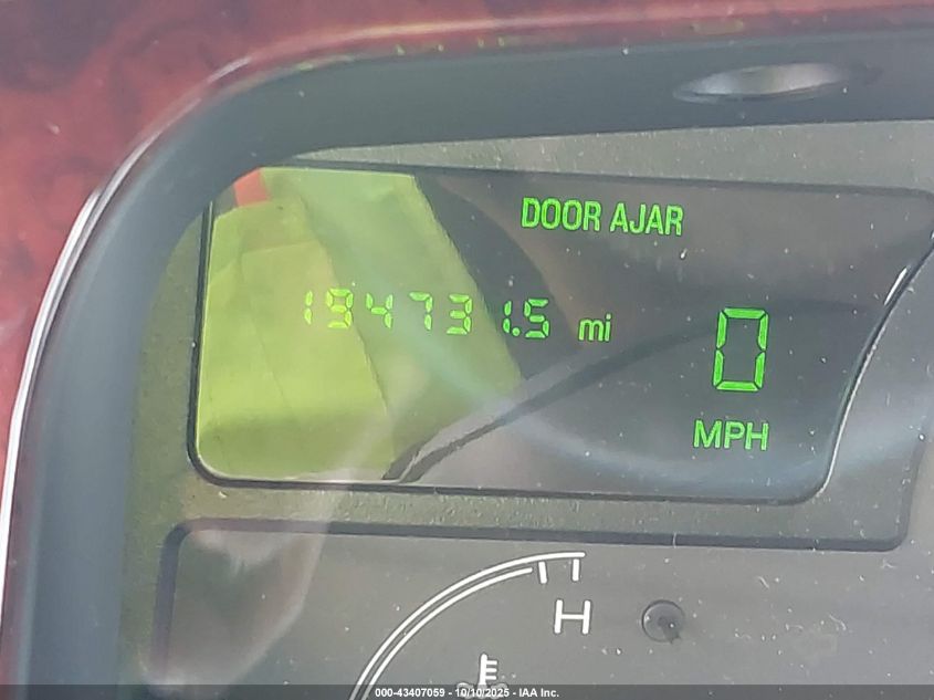 2004 Lincoln Town Car Signature VIN: 1LNHM81WX4Y604473 Lot: 43407059