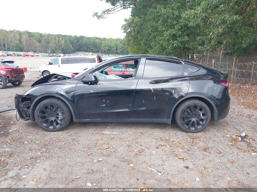 2021 Tesla Model Y Standard Range Rear-Wheel Drive VIN: 5YJYGDED4MF126113 Lot: 43407108