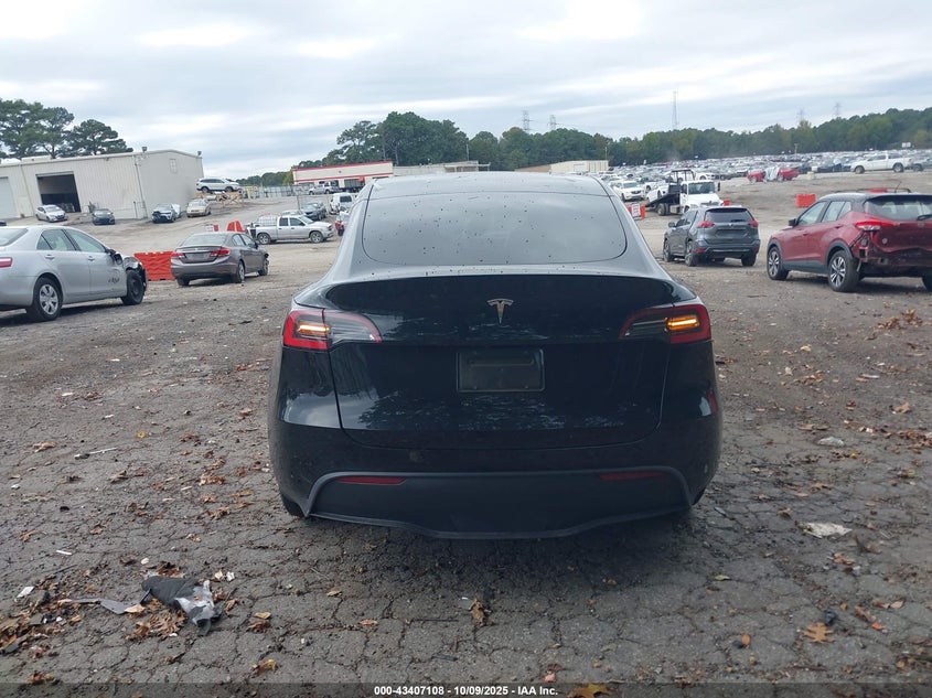 2021 Tesla Model Y Standard Range Rear-Wheel Drive VIN: 5YJYGDED4MF126113 Lot: 43407108
