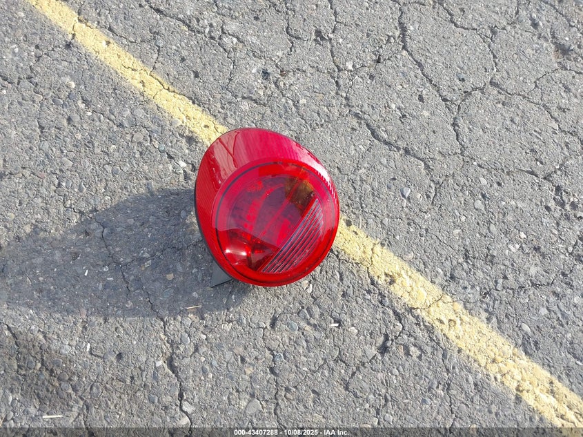 2004 Ford Thunderbird VIN: 1FAHP60A44Y104756 Lot: 43407288