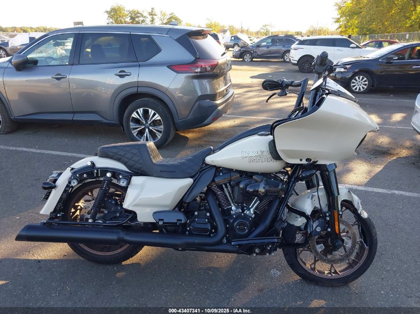 2023 Harley-Davidson Fltrxst VIN: 1HD1ACL19PB621130 Lot: 43407341