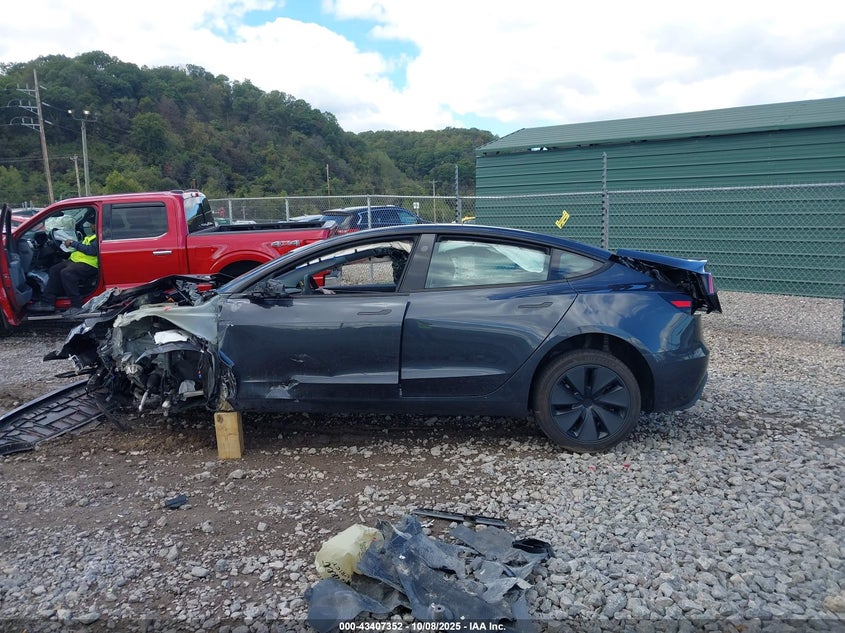 2025 Tesla Model 3 Long Range All-Wheel Drive VIN: 5YJ3E1EB8SF925709 Lot: 43407352