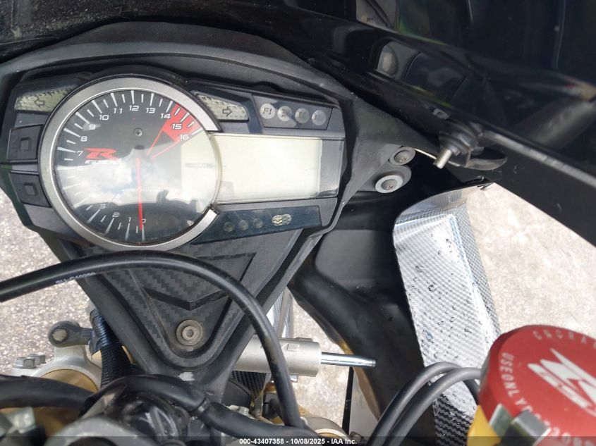 2017 Suzuki Gsx-R750 VIN: JS1GR7MAXH2101766 Lot: 43407358