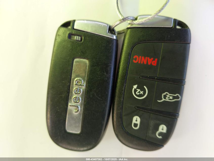 2014 Jeep Grand Cherokee Overland VIN: 1C4RJECG3EC212021 Lot: 43407382