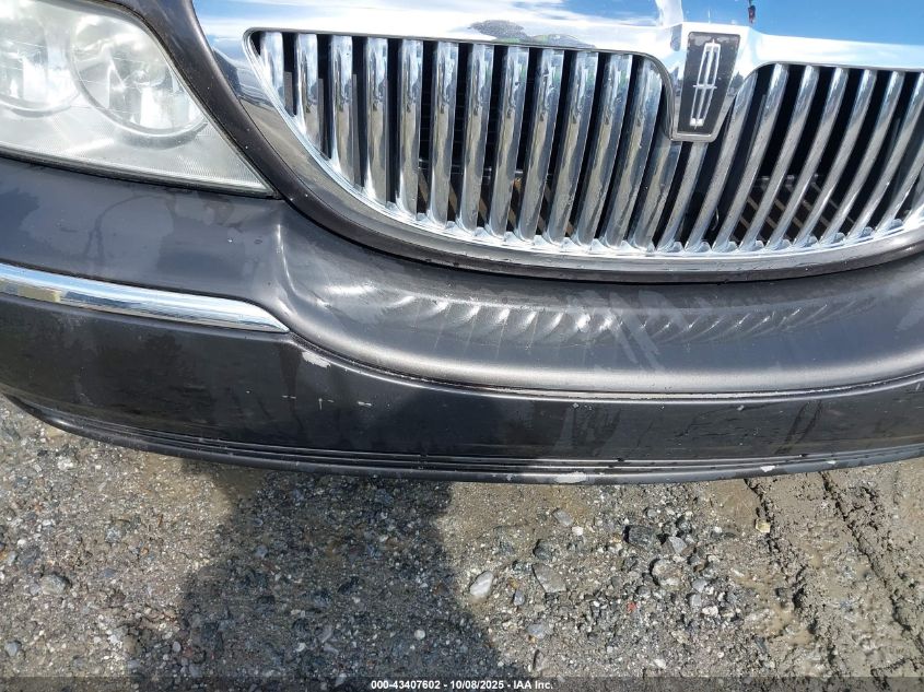 2005 Lincoln Town Car Signature VIN: 1LNHM81WX5Y669910 Lot: 43407602