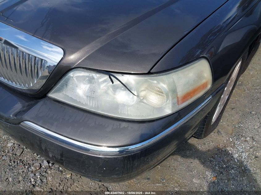 2005 Lincoln Town Car Signature VIN: 1LNHM81WX5Y669910 Lot: 43407602