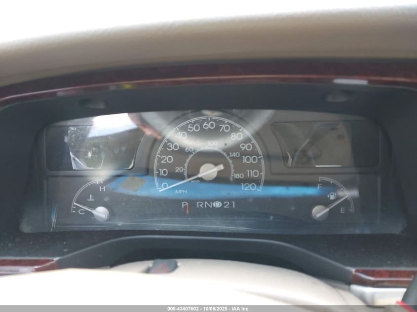 2005 Lincoln Town Car Signature VIN: 1LNHM81WX5Y669910 Lot: 43407602