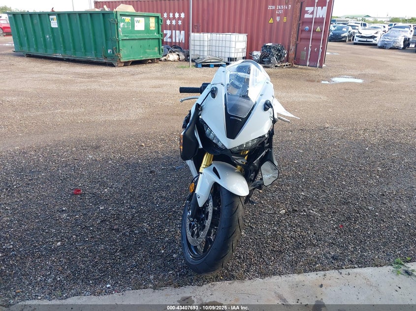 JH2SC7759TK900180 2026 HONDA CBR photo no. 5