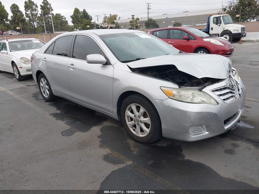 TOYOTA CAMRY