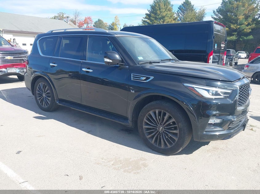 INFINITI QX80 LUXE AWD