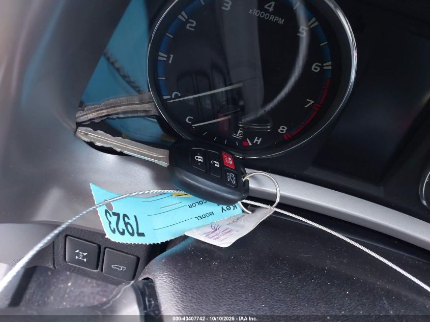 2016 Toyota Rav4 Xle VIN: 2T3RFREV8GW531483 Lot: 43407742