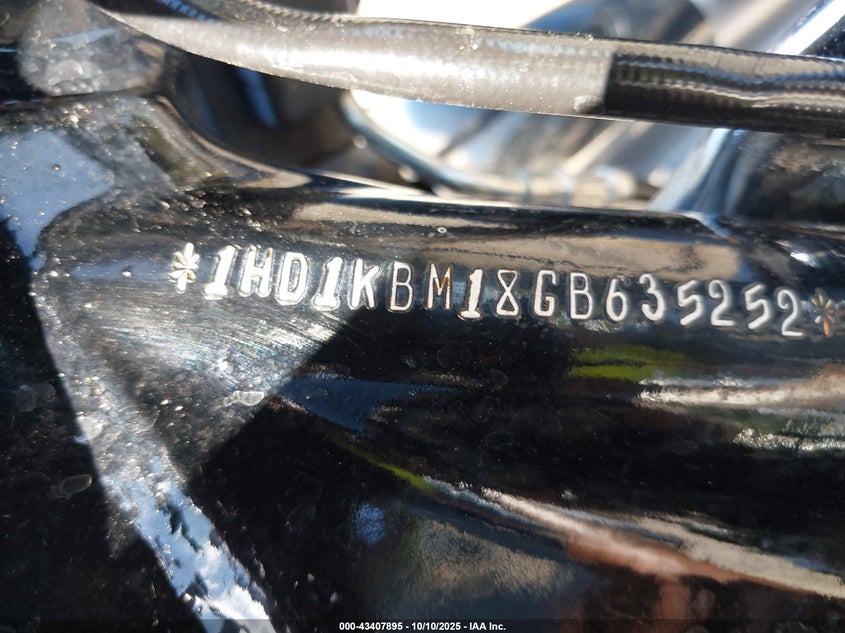 2016 HARLEY-DAVIDSON FLHX STREET GLIDE 1HD1KBM18GB635252