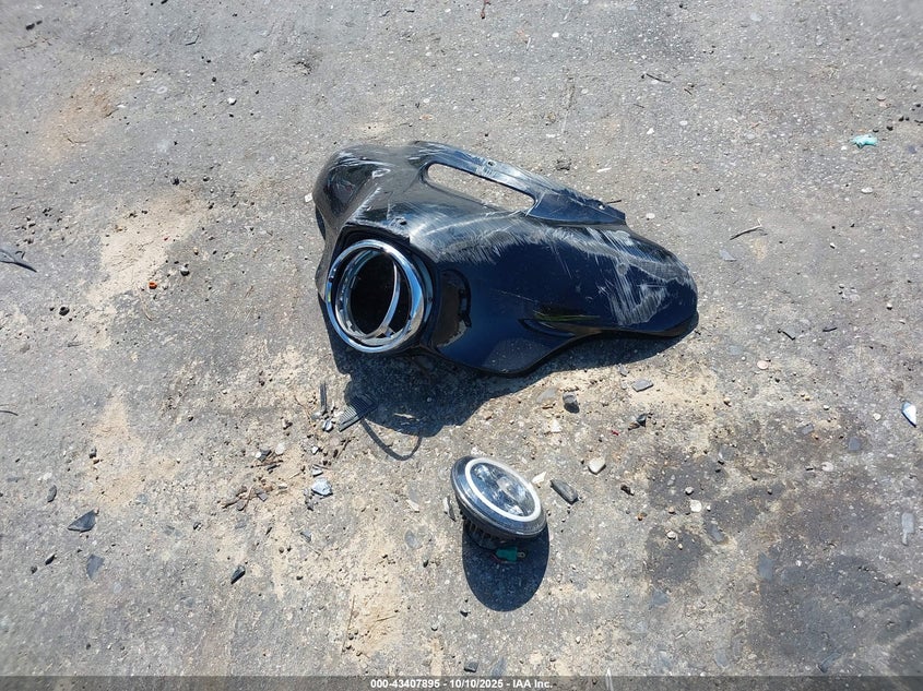 2016 HARLEY-DAVIDSON FLHX STREET GLIDE 1HD1KBM18GB635252