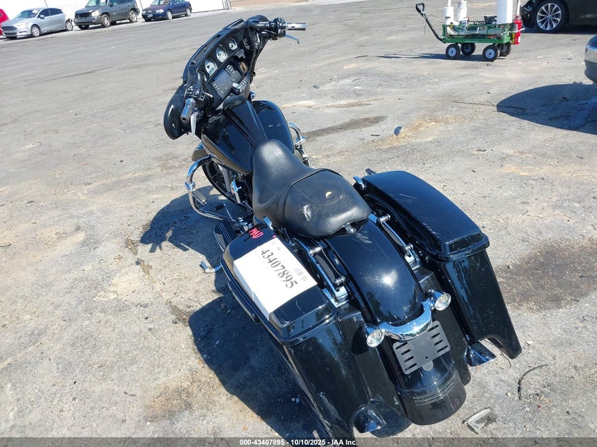2016 HARLEY-DAVIDSON FLHX STREET GLIDE 1HD1KBM18GB635252