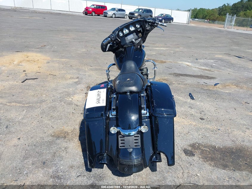 2016 HARLEY-DAVIDSON FLHX STREET GLIDE 1HD1KBM18GB635252